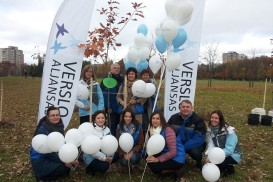 Verslininkų dovana Kaunui - 90 Ąžuolų-0